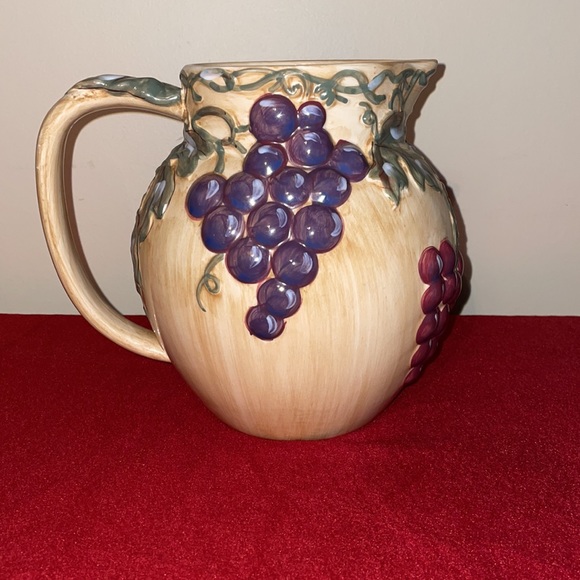 Meritage by Noble Excellence Pitcher - Picture 2 of 5